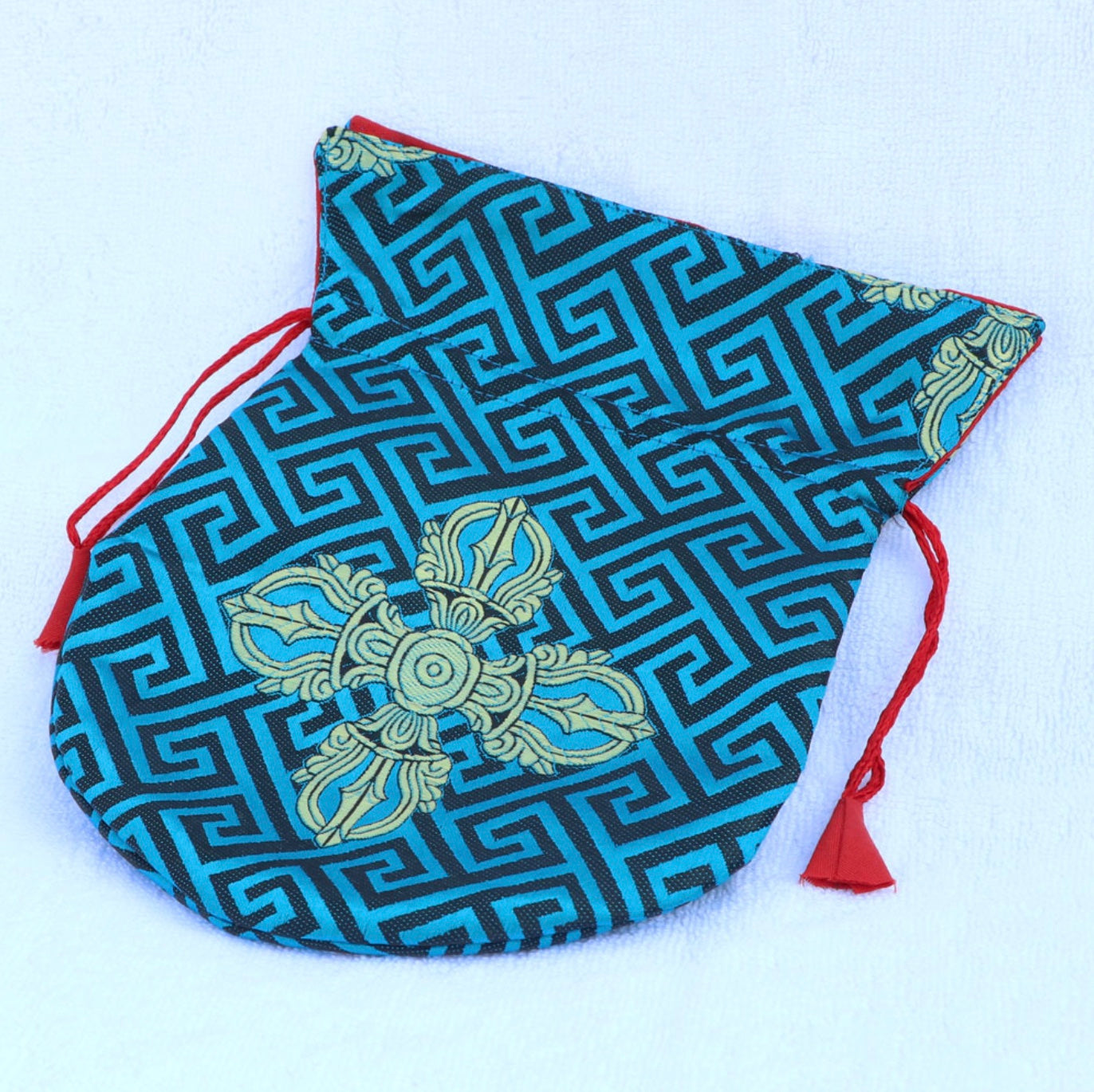 Bolso de Seda para Mala, Collares, Pulseras – Protección y Estilo en Cada Detalle - Buddha Stones