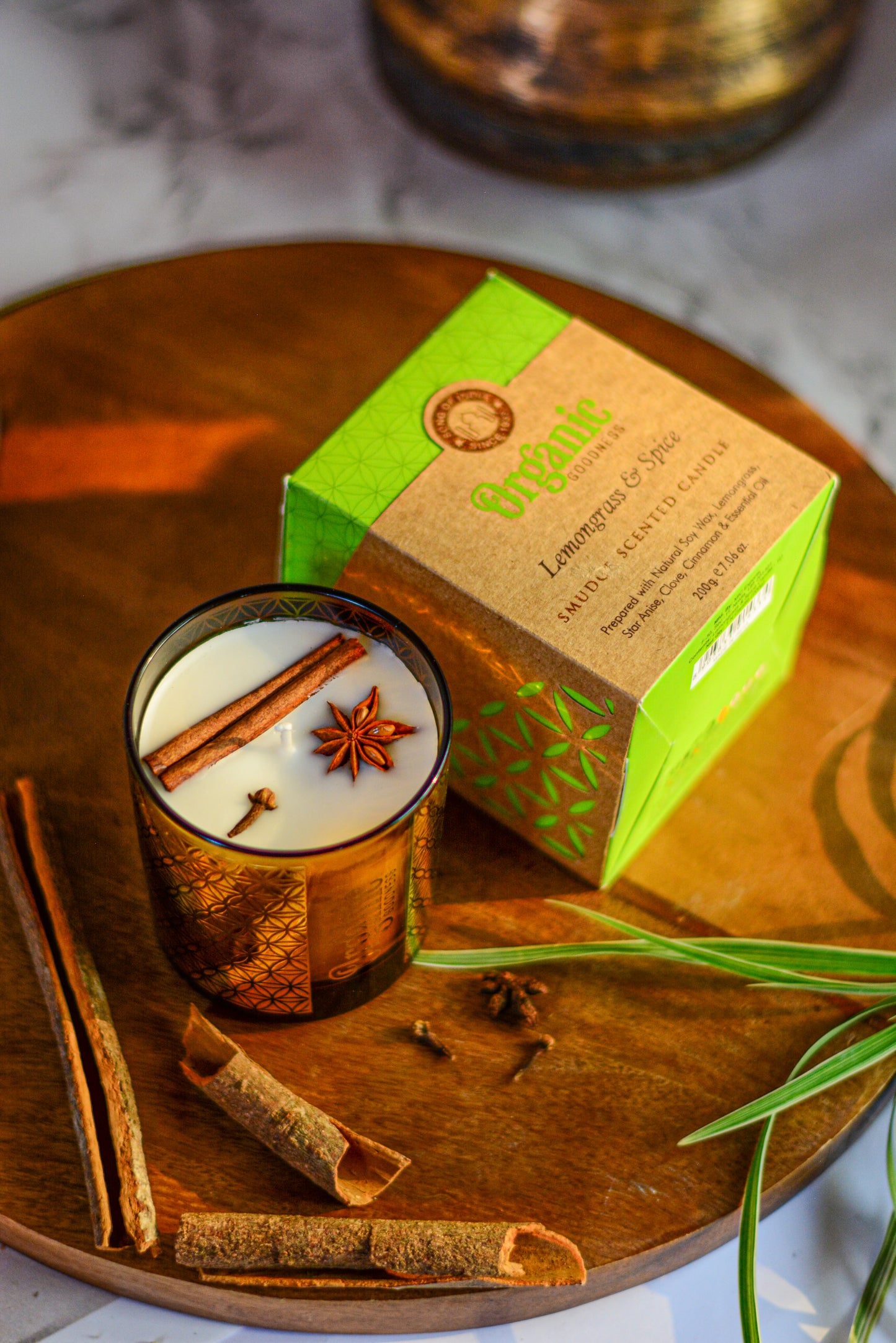 Vela Organic Goodness Smudge en Frasco Dorado con Flores Secas