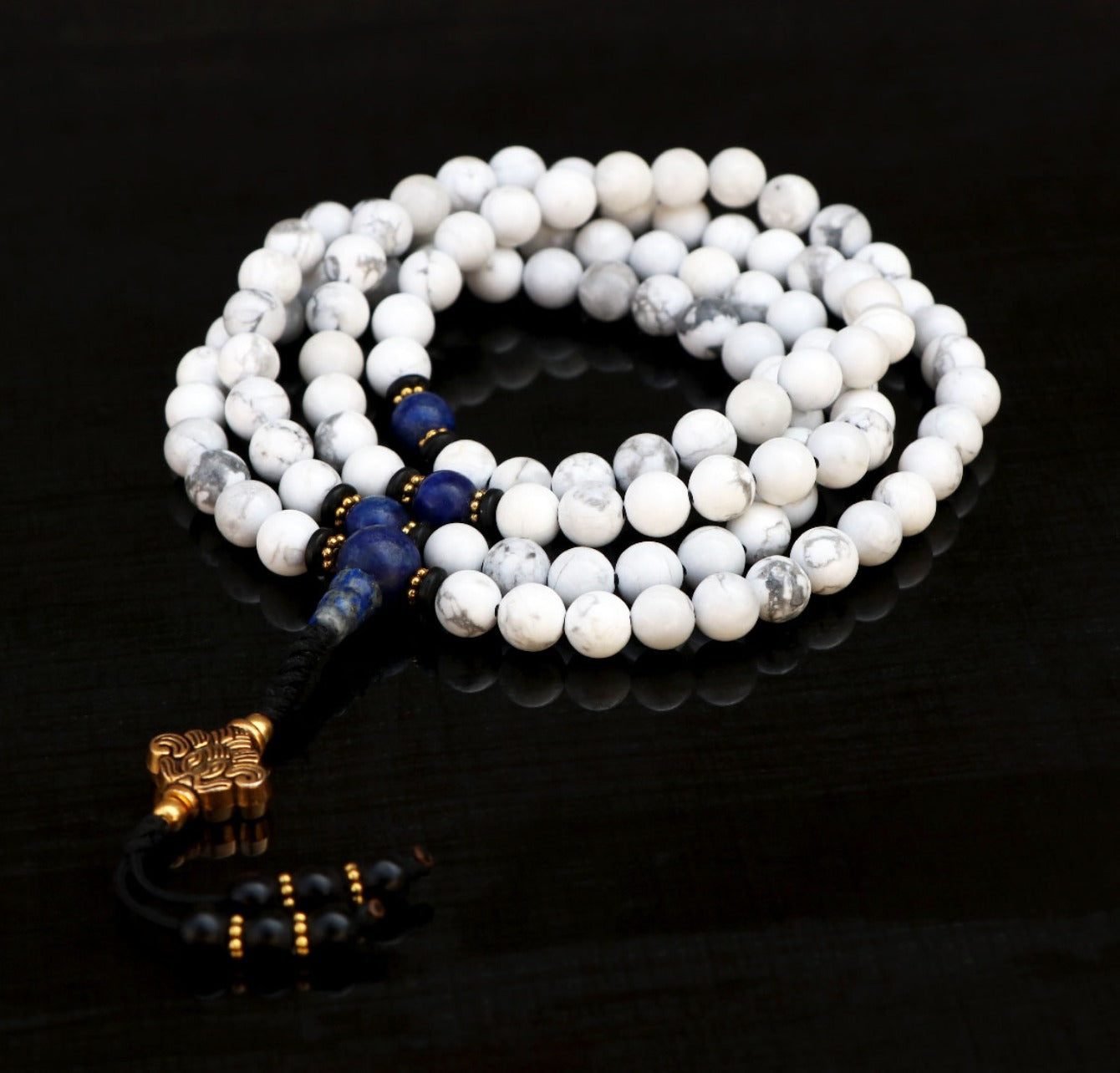 Collar Mala 108 cuentas de Howlita Blanca con Lapislázuli – Calma y Sabiduría - Buddha Stones