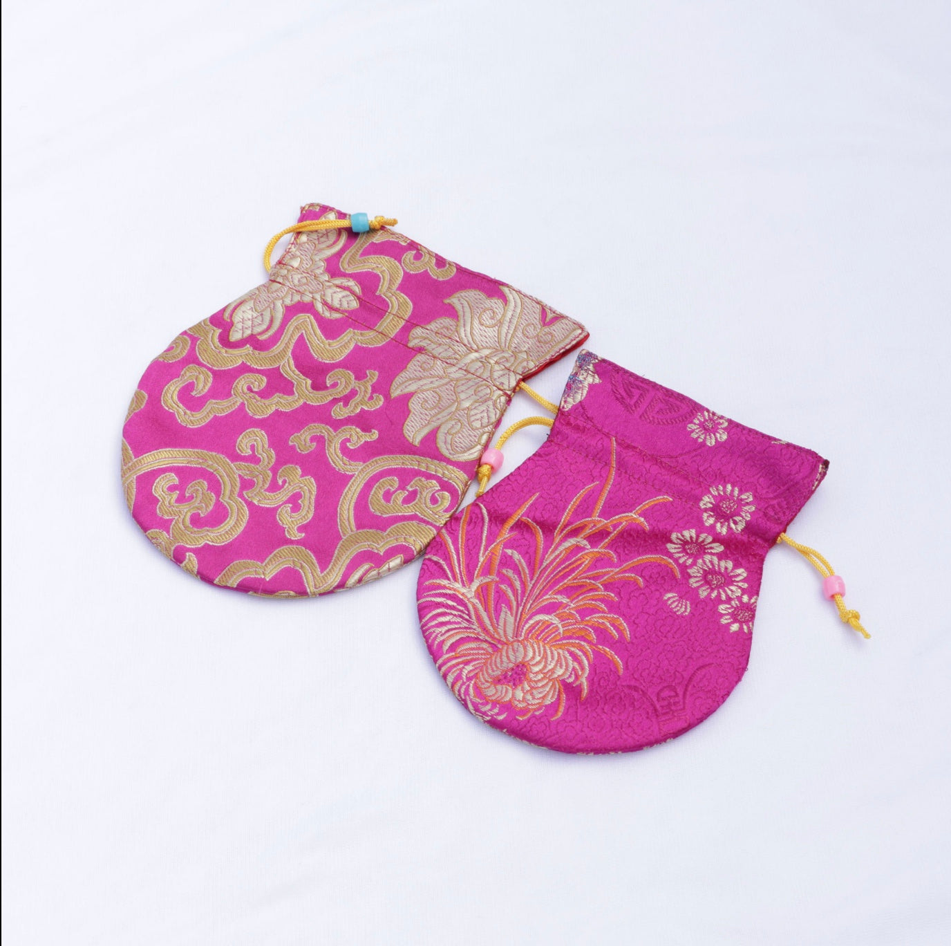 Bolso de Seda para Mala, Collares, Pulseras – Protección y Estilo en Cada Detalle - Buddha Stones