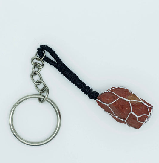 Llavero de Jaspe Rojo en Piedra Natural – Fuerza y Estabilidad — Samaná Costa Rica