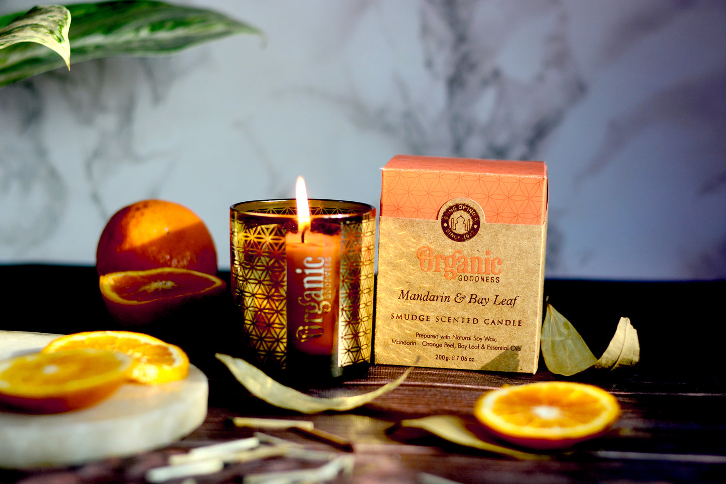 Vela Organic Goodness Smudge en Frasco Dorado con Flores Secas