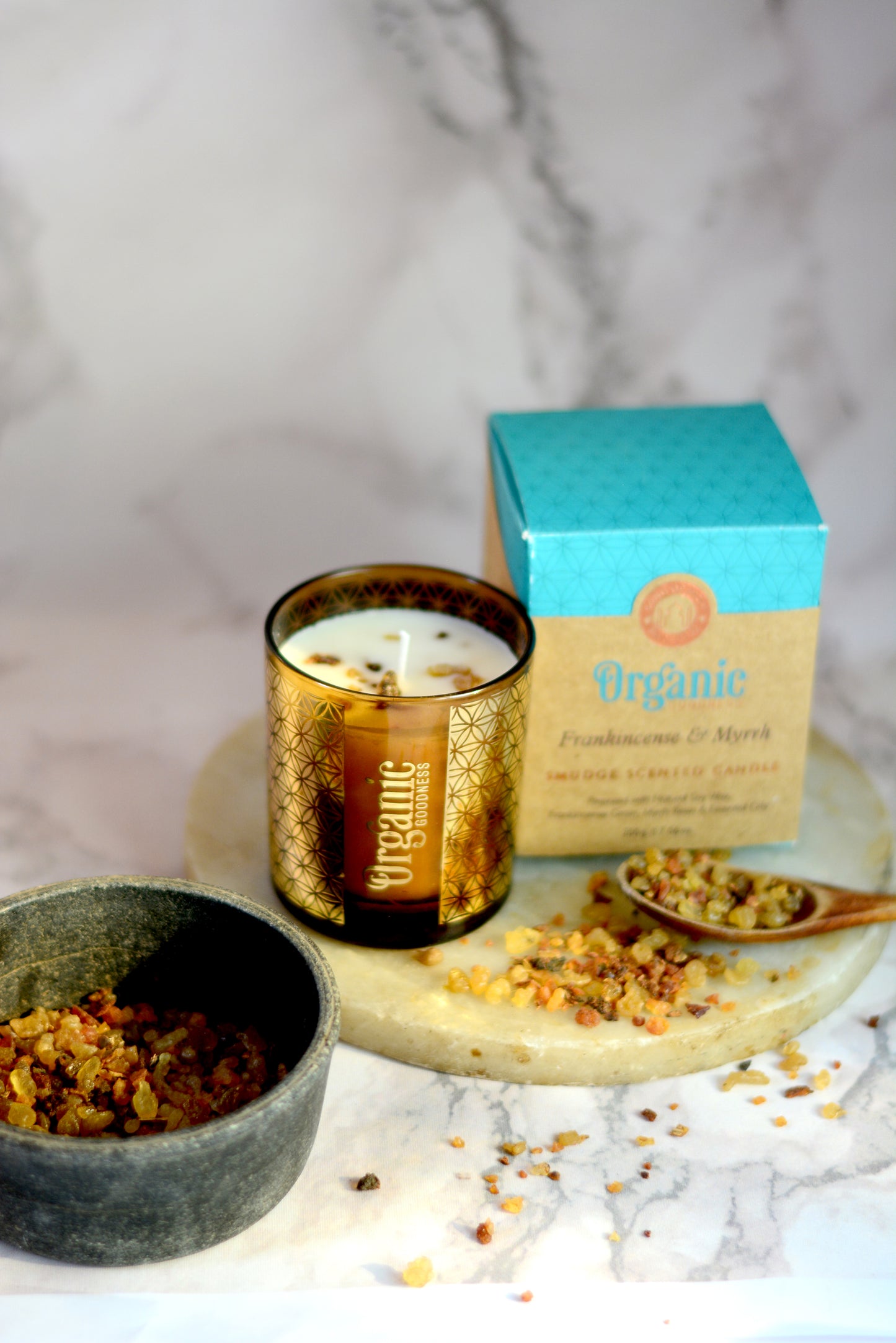 Vela Organic Goodness Smudge en Frasco Dorado con Flores Secas