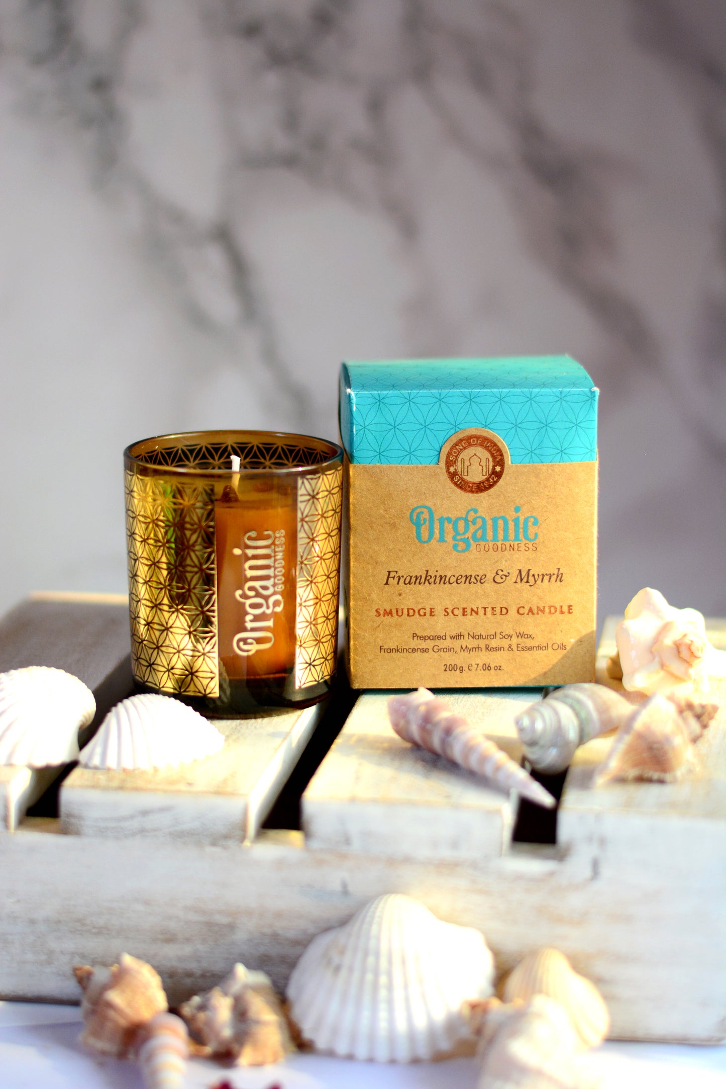 Vela Organic Goodness Smudge en Frasco Dorado con Flores Secas