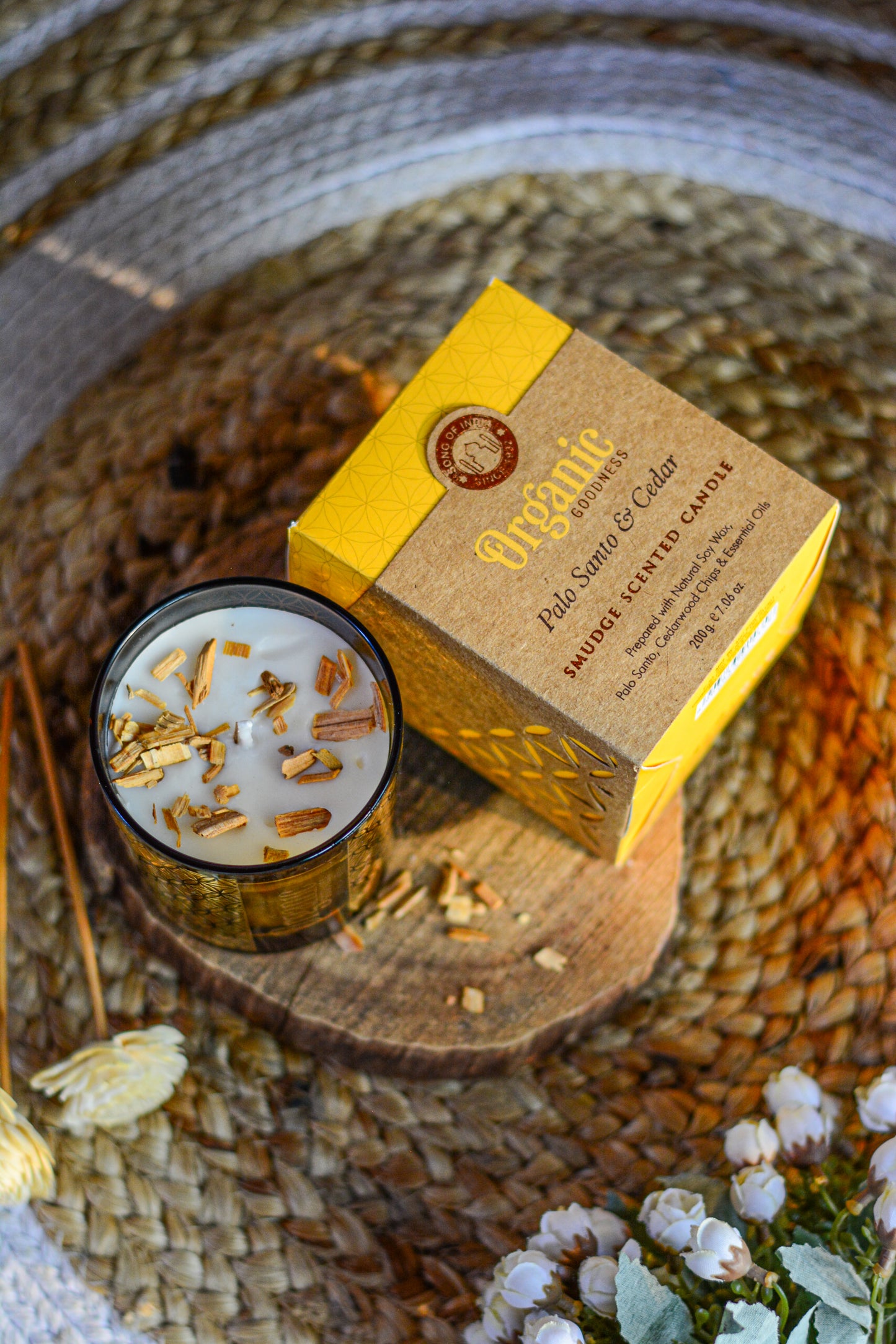 Vela Organic Goodness Smudge en Frasco Dorado con Flores Secas