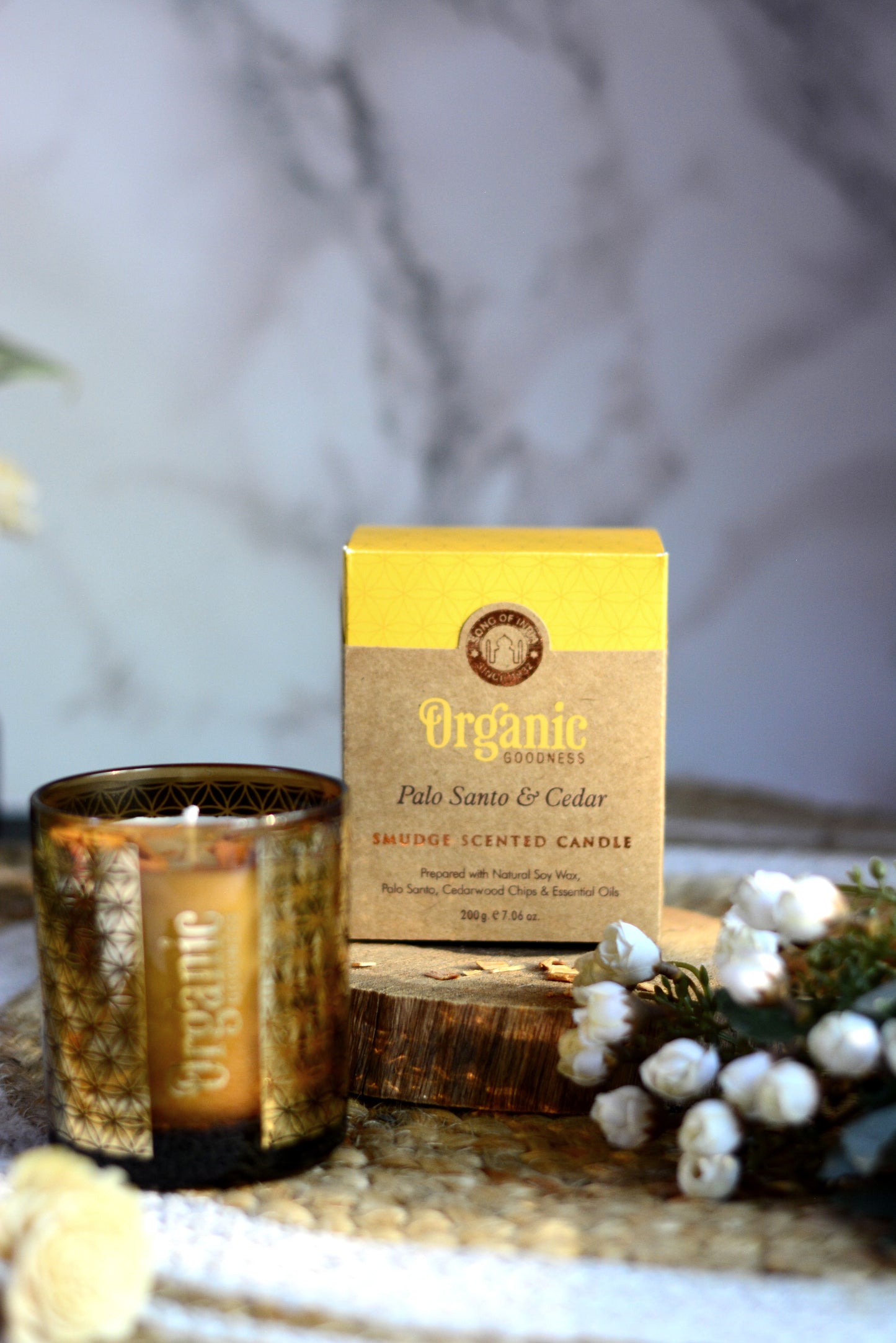 Vela Organic Goodness Smudge en Frasco Dorado con Flores Secas