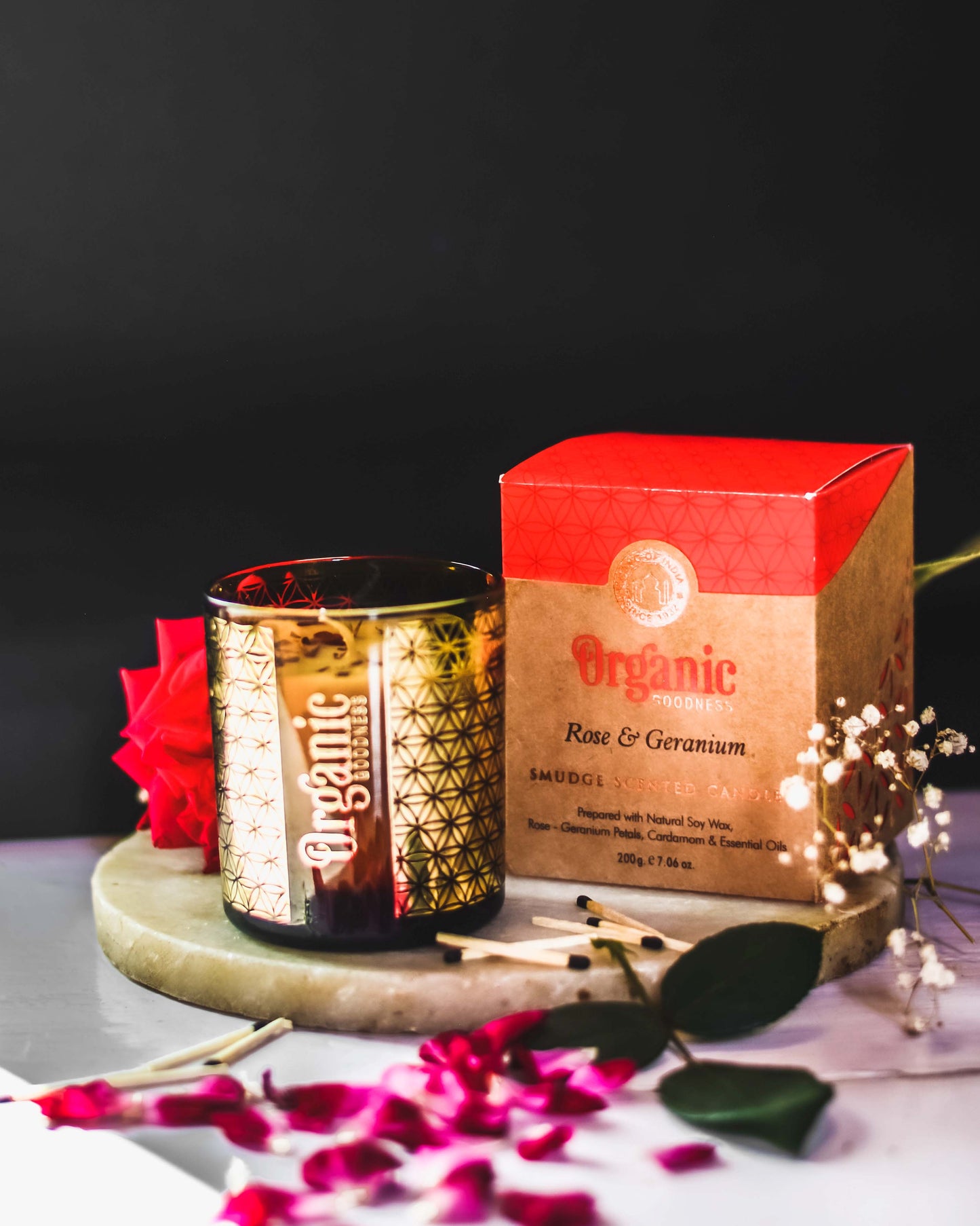Vela Organic Goodness Smudge en Frasco Dorado con Flores Secas