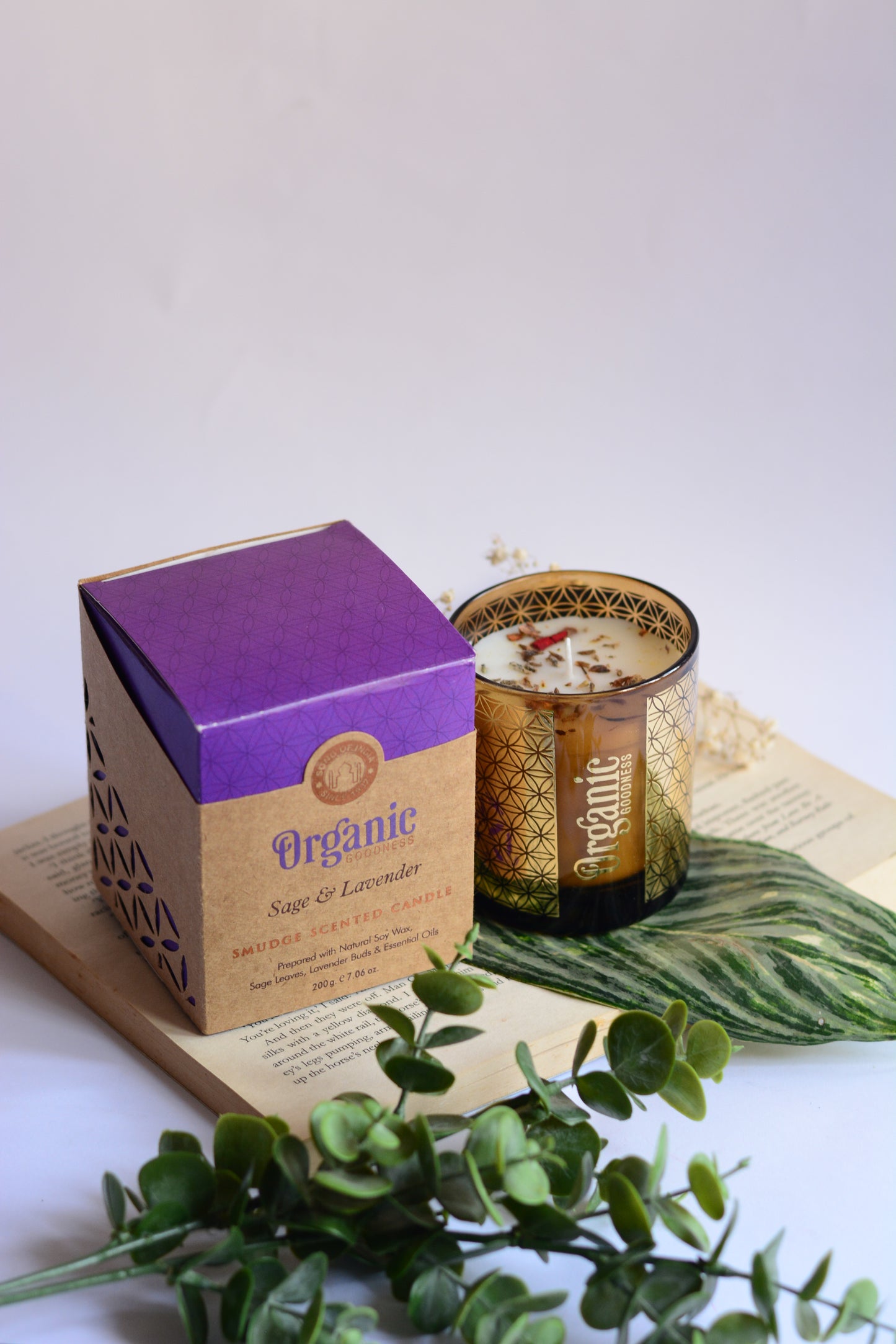 Vela Organic Goodness Smudge en Frasco Dorado con Flores Secas