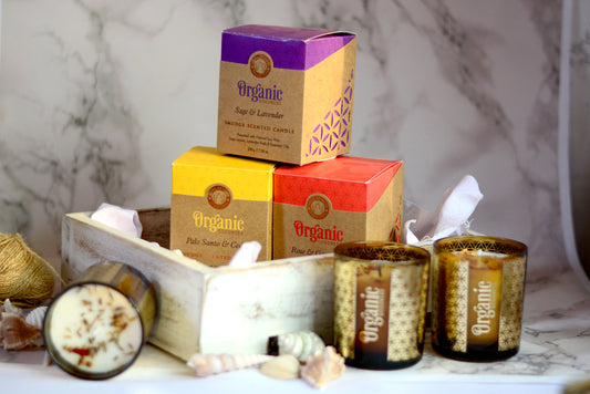 Vela Organic Goodness Smudge en Frasco Dorado con Flores Secas