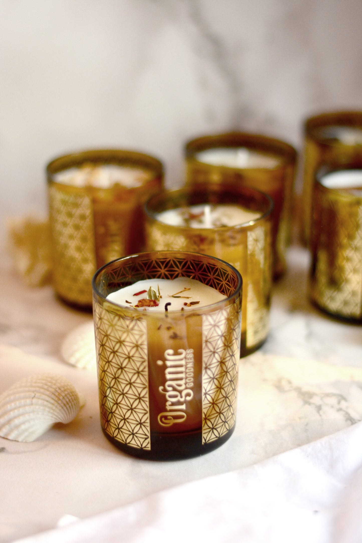 Vela Organic Goodness Smudge en Frasco Dorado con Flores Secas