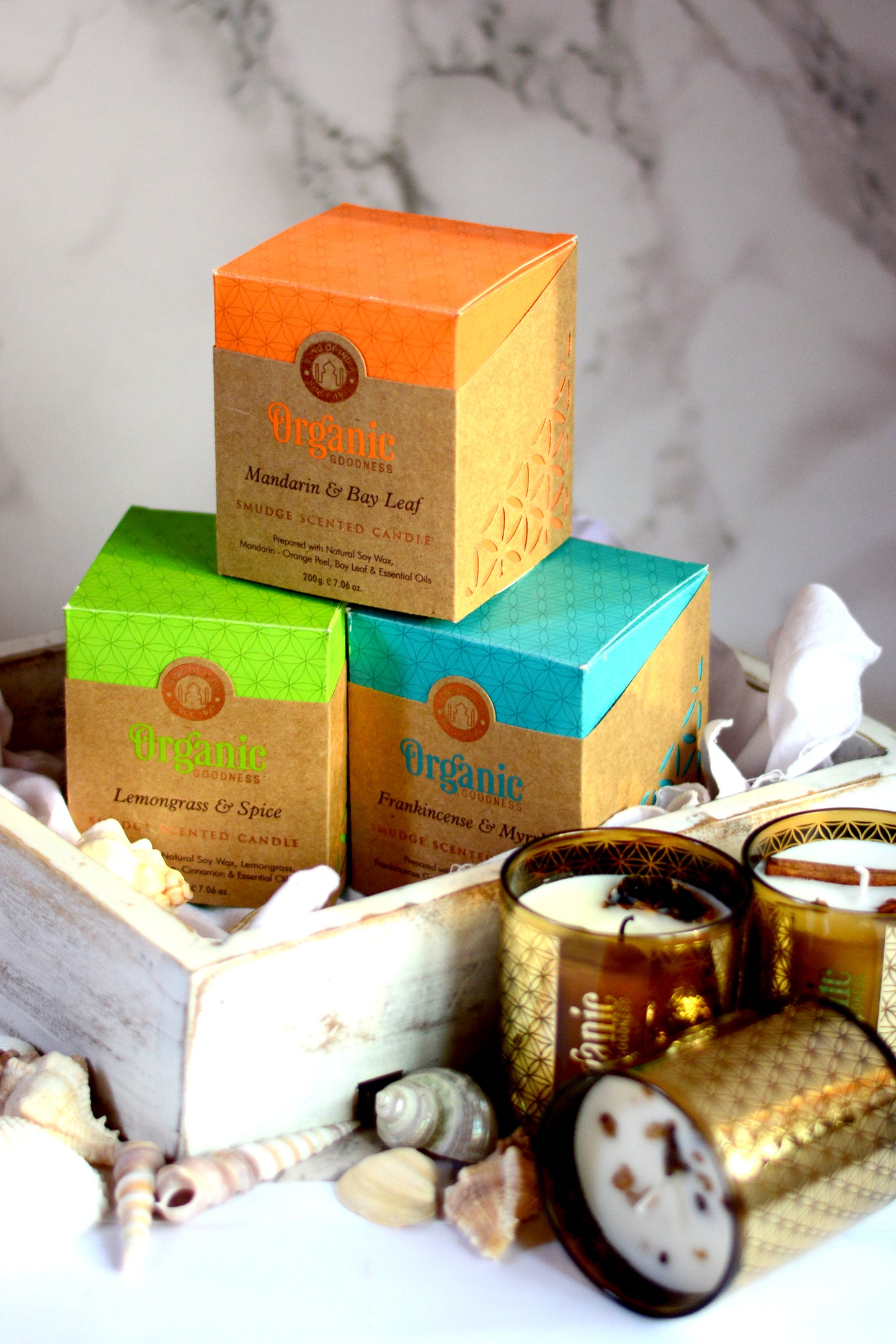 Vela Organic Goodness Smudge en Frasco Dorado con Flores Secas